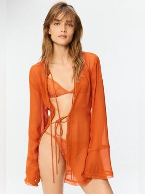 H&M STUDIO
NWT ORANGE SHEER TIE-FRONT BLOUSE
SIZE SMALL